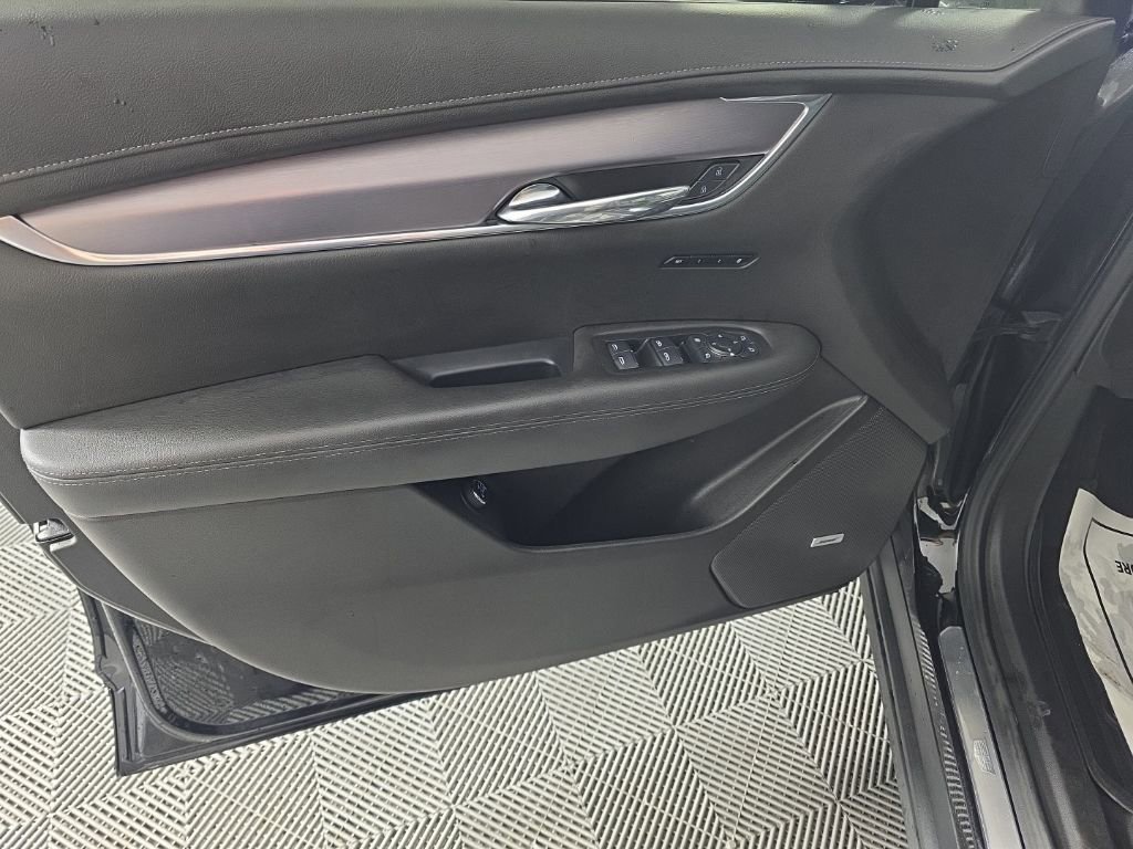 Used 2023 Cadillac XT6 Luxury FWD image 12