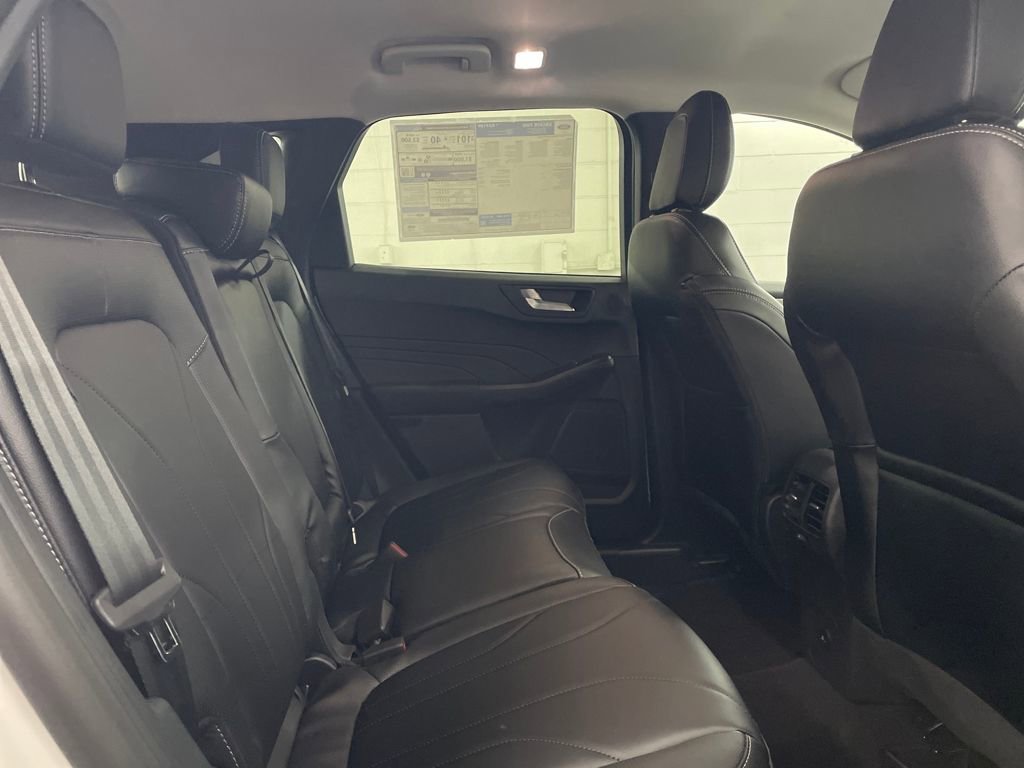 New 2026 Ford Escape SE w/ PHEV Premium Package FWD image 29