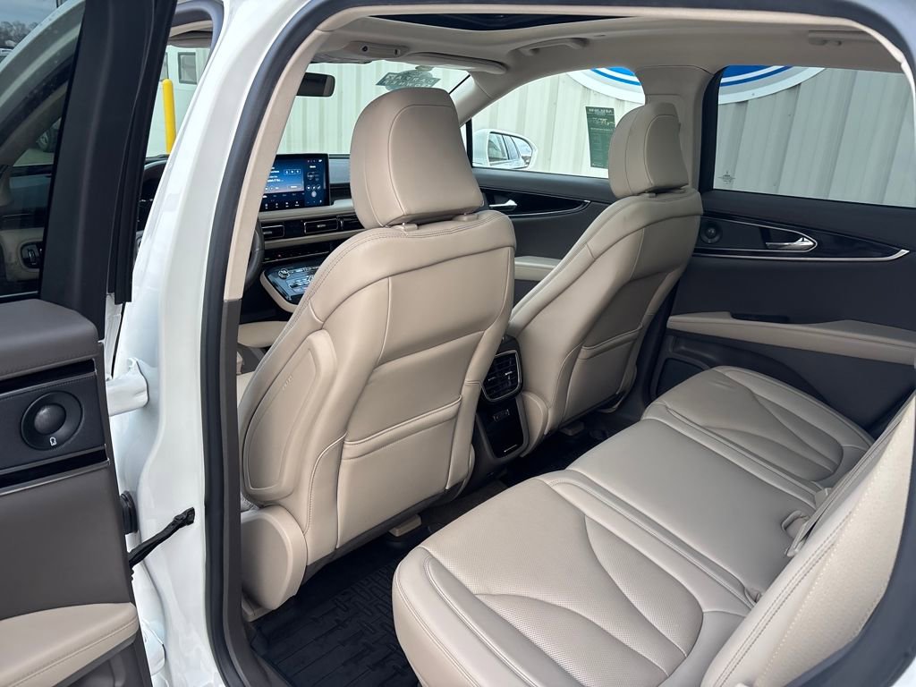 Used 2022 Lincoln Nautilus Reserve w/ Equipment Group 201A image 29