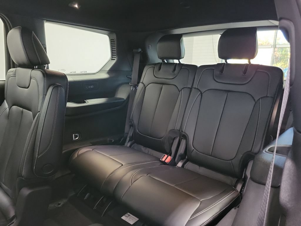 New 2025 Jeep Grand Cherokee L Limited AWD/4WD image 12