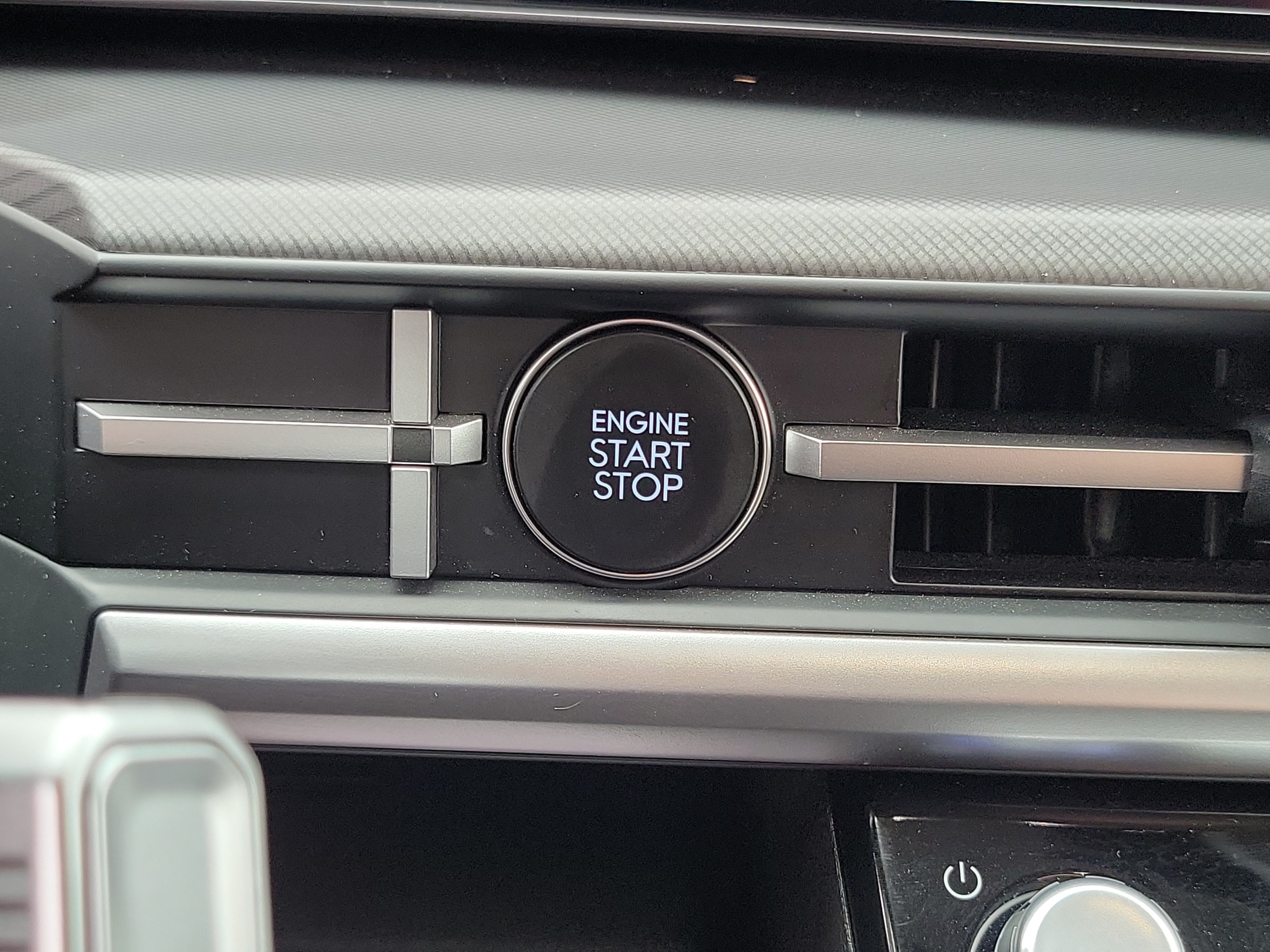 Certified 2026 Hyundai Santa Fe SE FWD image 16