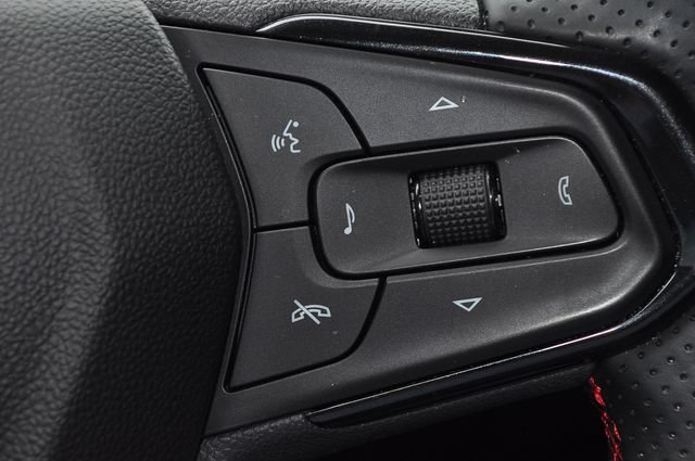 Used 2025 Chevrolet Trax RS w/ Driver Confidence Package FWD image 30