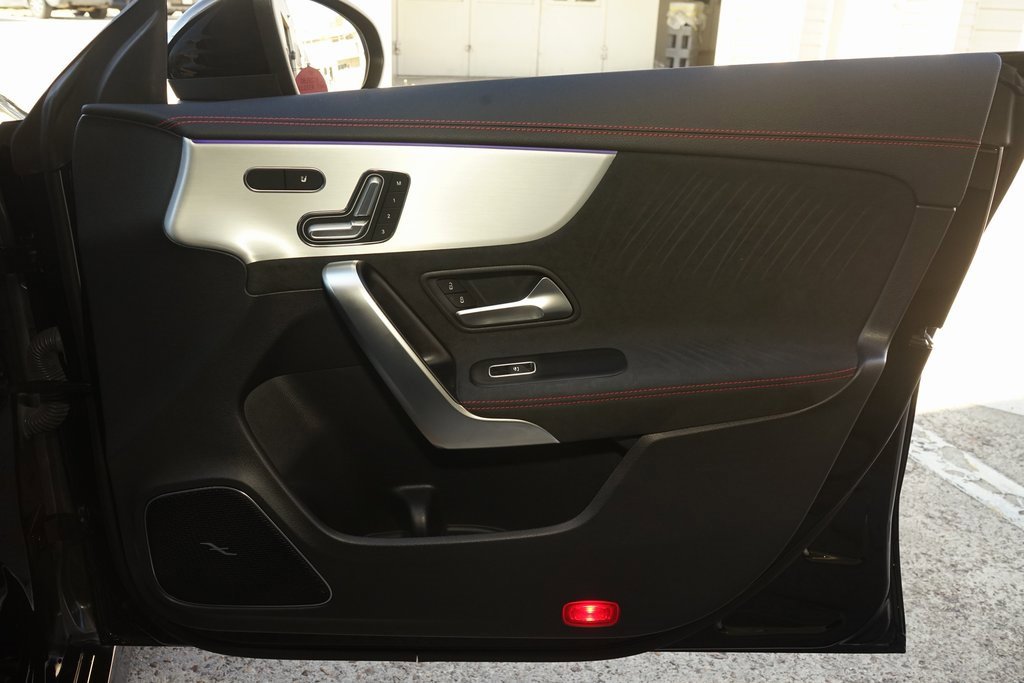 Used 2024 Mercedes-Benz CLA 250 4MATIC image 23