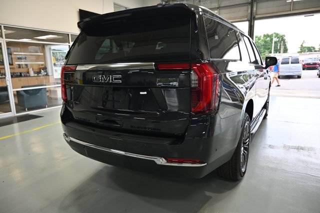 New 2026 GMC Yukon XL Elevation w/ Elevation Premium Package AWD/4WD image 5