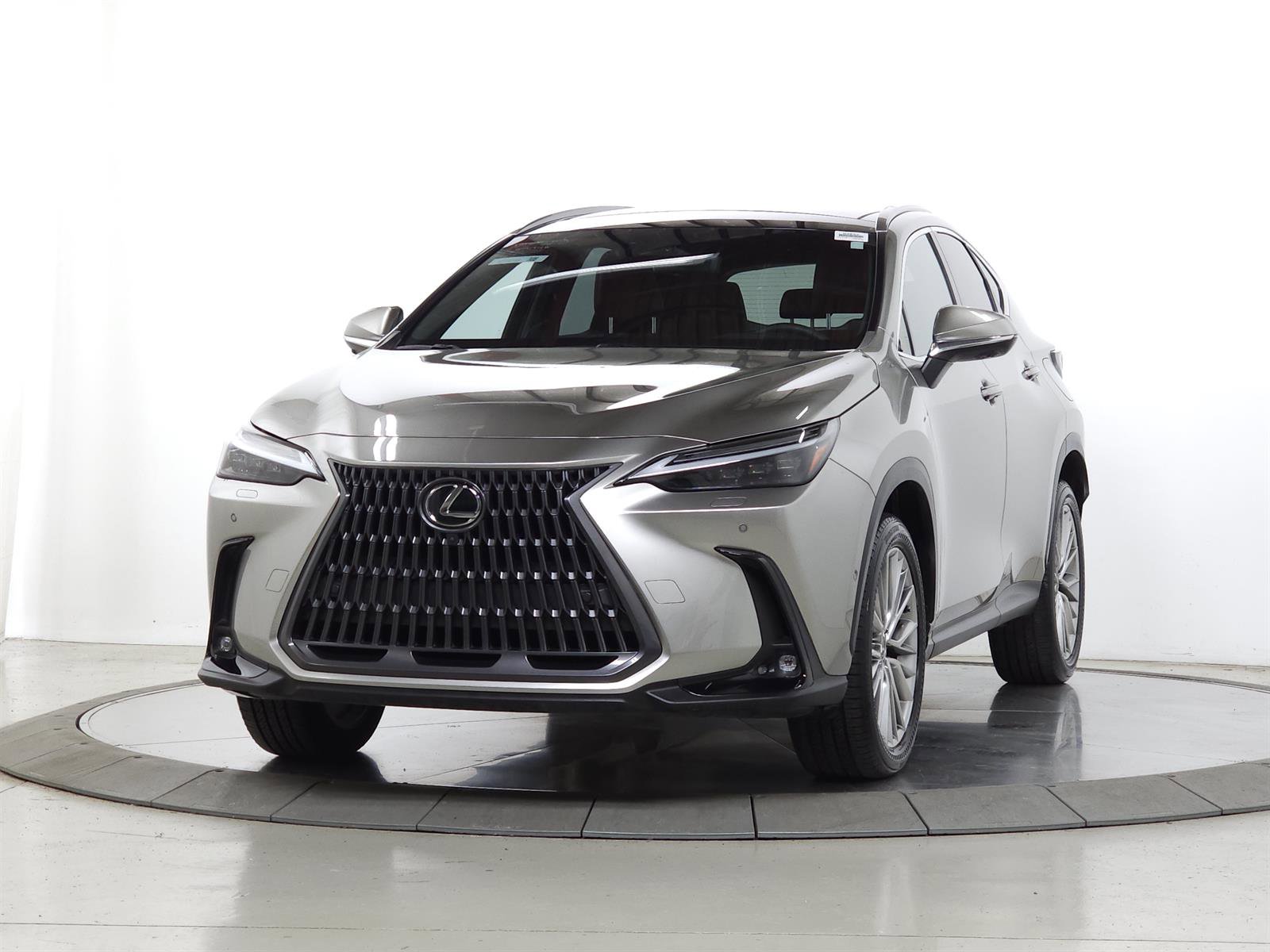 Used 2024 Lexus NX 350h AWD w/ Vision Package image 3