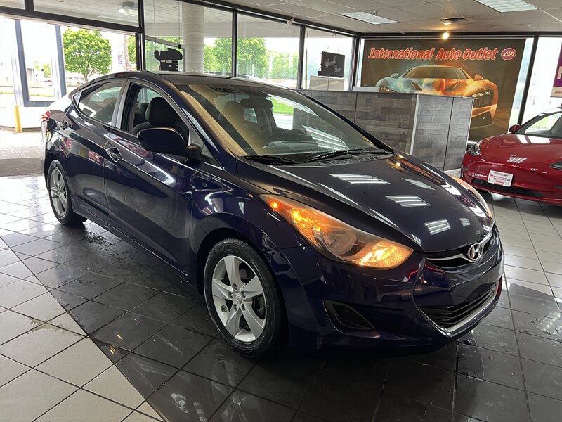 Used 2013 Hyundai Elantra GLS FWD image 3