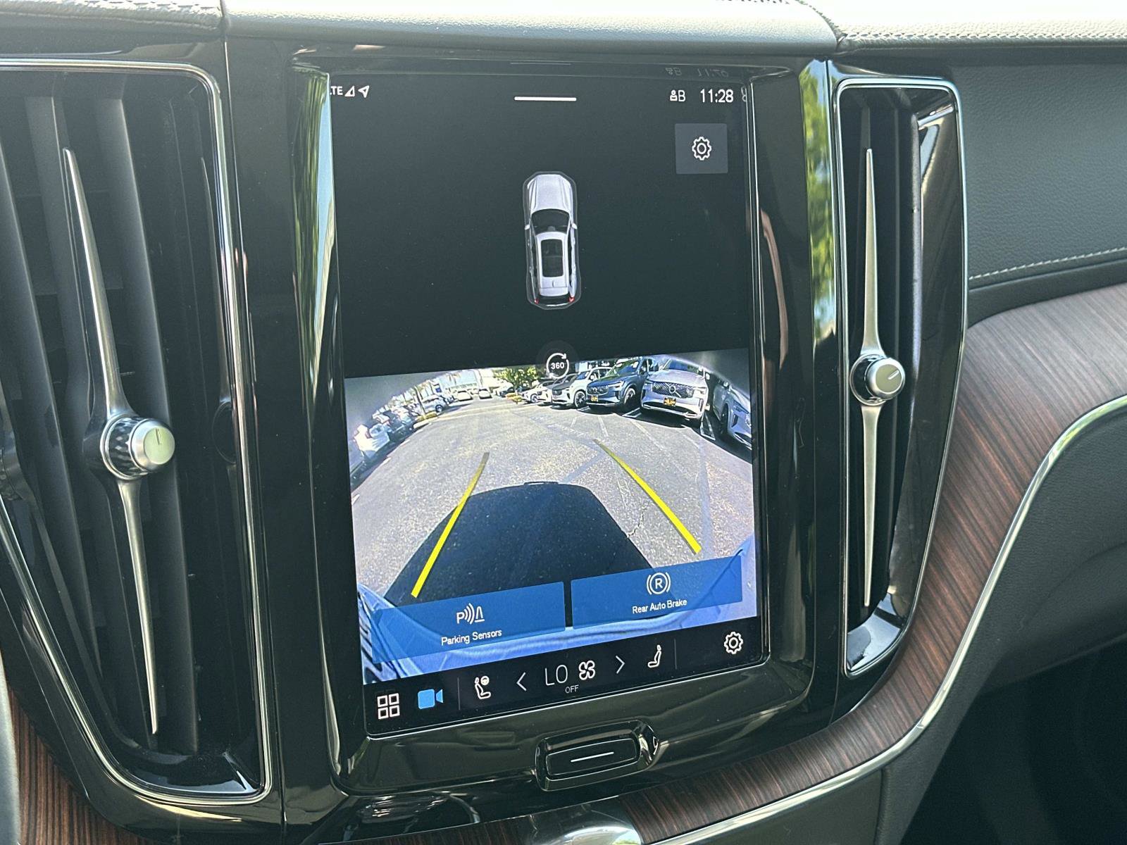 Certified 2023 Volvo XC60 B5 Ultimate image 13