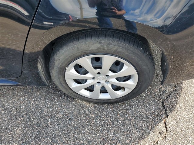 Used 2023 Toyota Corolla LE image 7