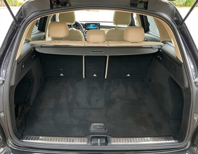 Used 2020 Mercedes-Benz GLC 300 w/ Premium Package image 16