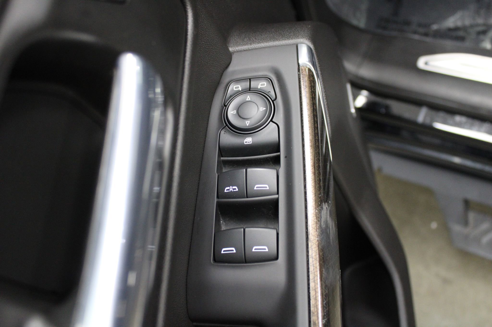 Used 2021 Chevrolet Silverado 1500 RST w/ Convenience Package II image 9