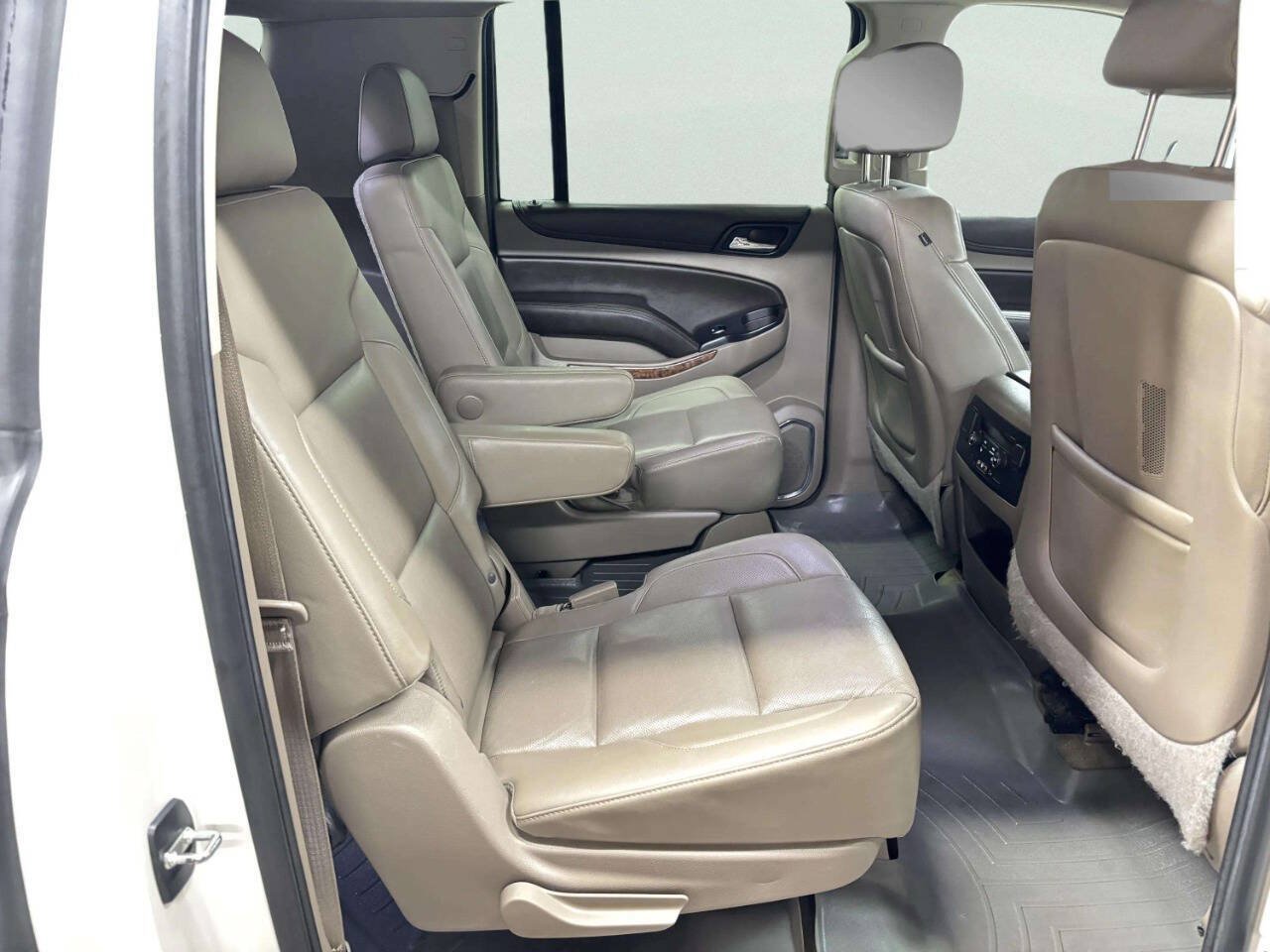 Used 2015 Chevrolet Suburban LTZ AWD/4WD image 22