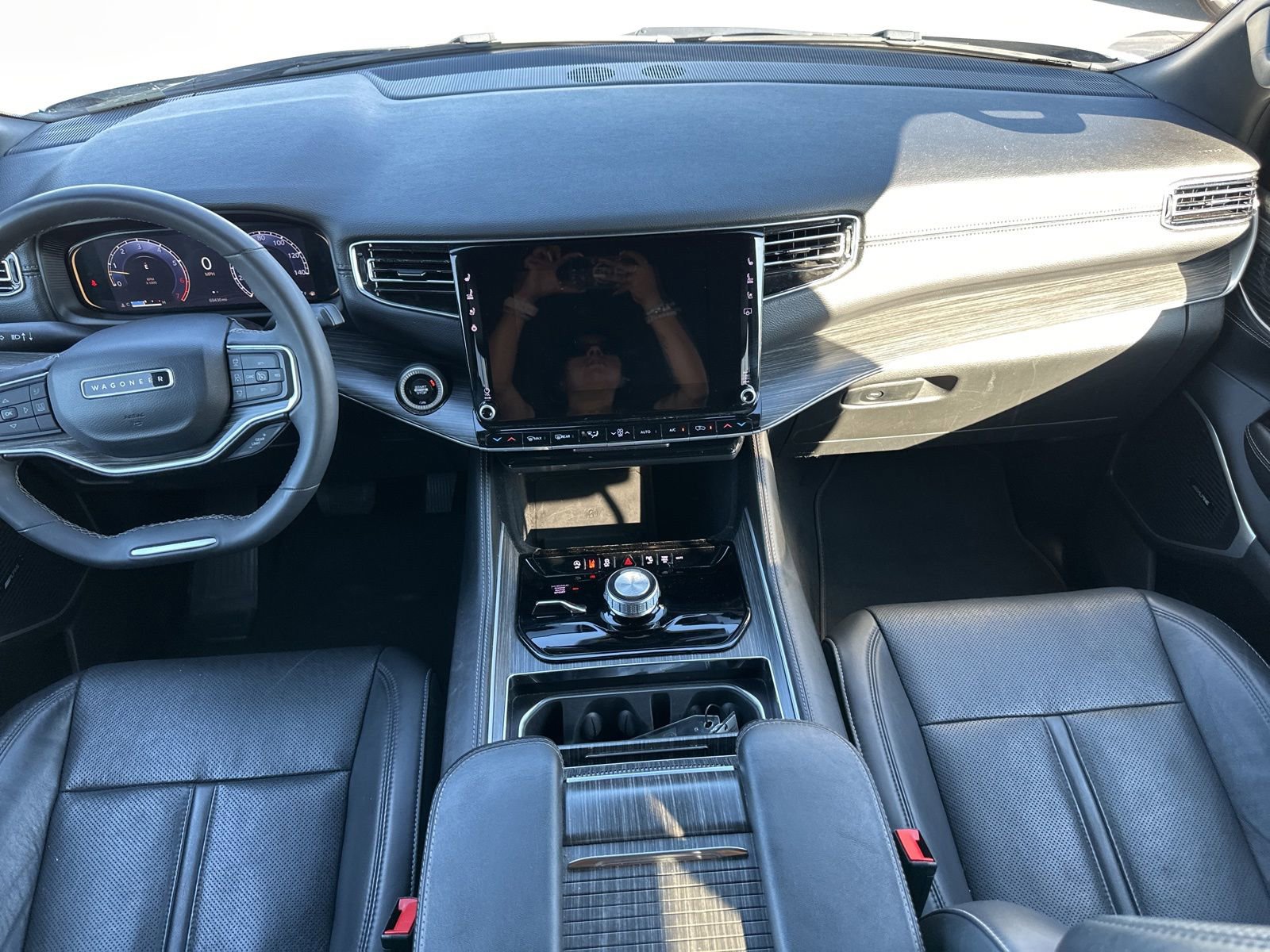 Used 2024 Jeep Wagoneer L Series II w/ Flexible Seating Group image 32