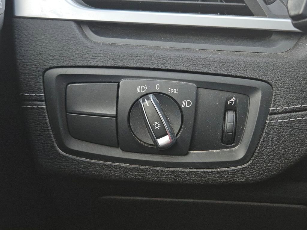 Used 2022 BMW X1 xDrive28i w/ Convenience Package image 12