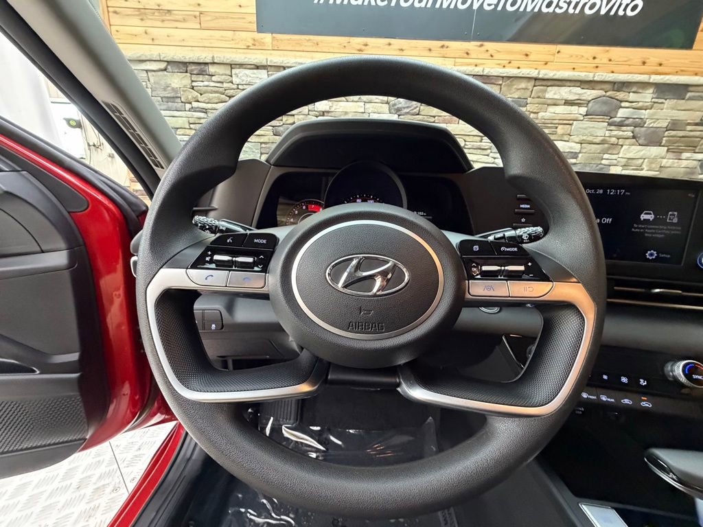 Used 2023 Hyundai Elantra SEL w/ Preferred Accessory Package image 16