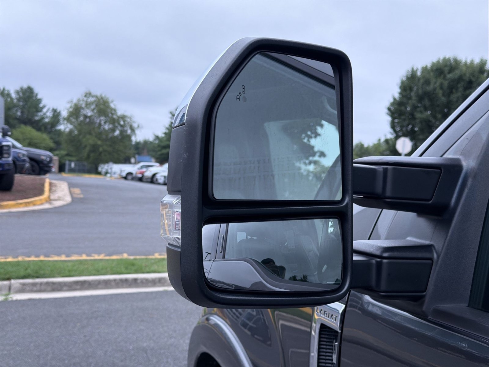 Used 2017 Ford F350 Lariat w/ Lariat Ultimate Package AWD/4WD image 15