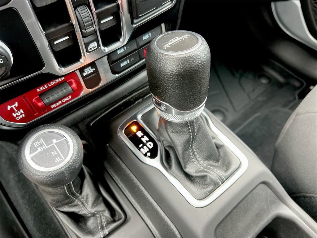 Used 2024 Jeep Gladiator Mojave w/ Safety Group image 14