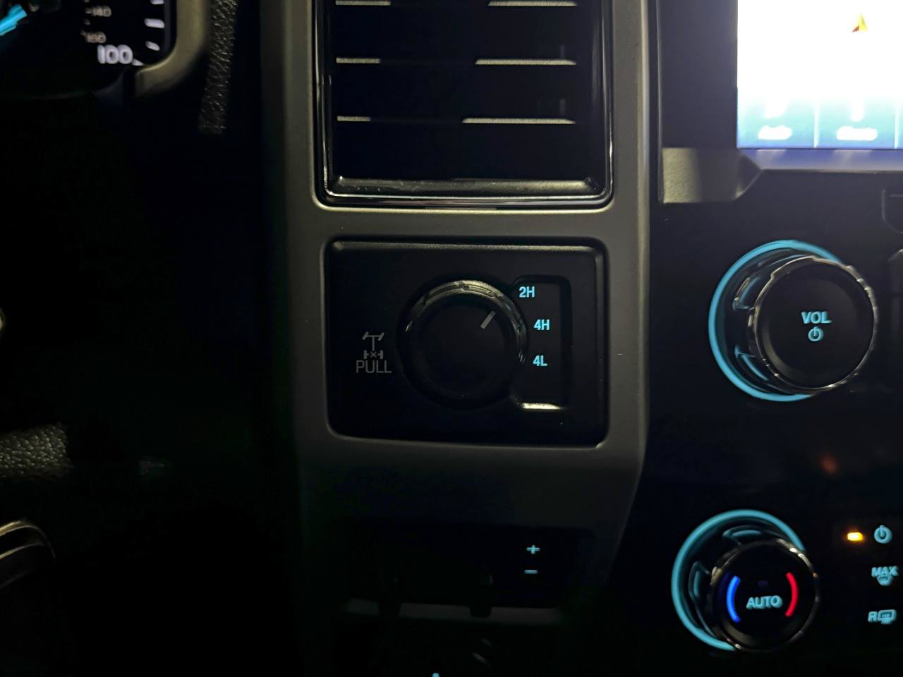 Used 2020 Ford F250 Lariat AWD/4WD image 26