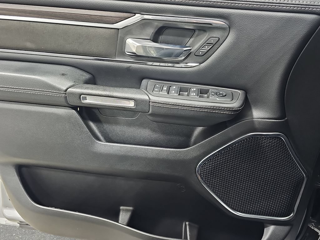 Used 2025 RAM 1500 Laramie AWD/4WD image 28