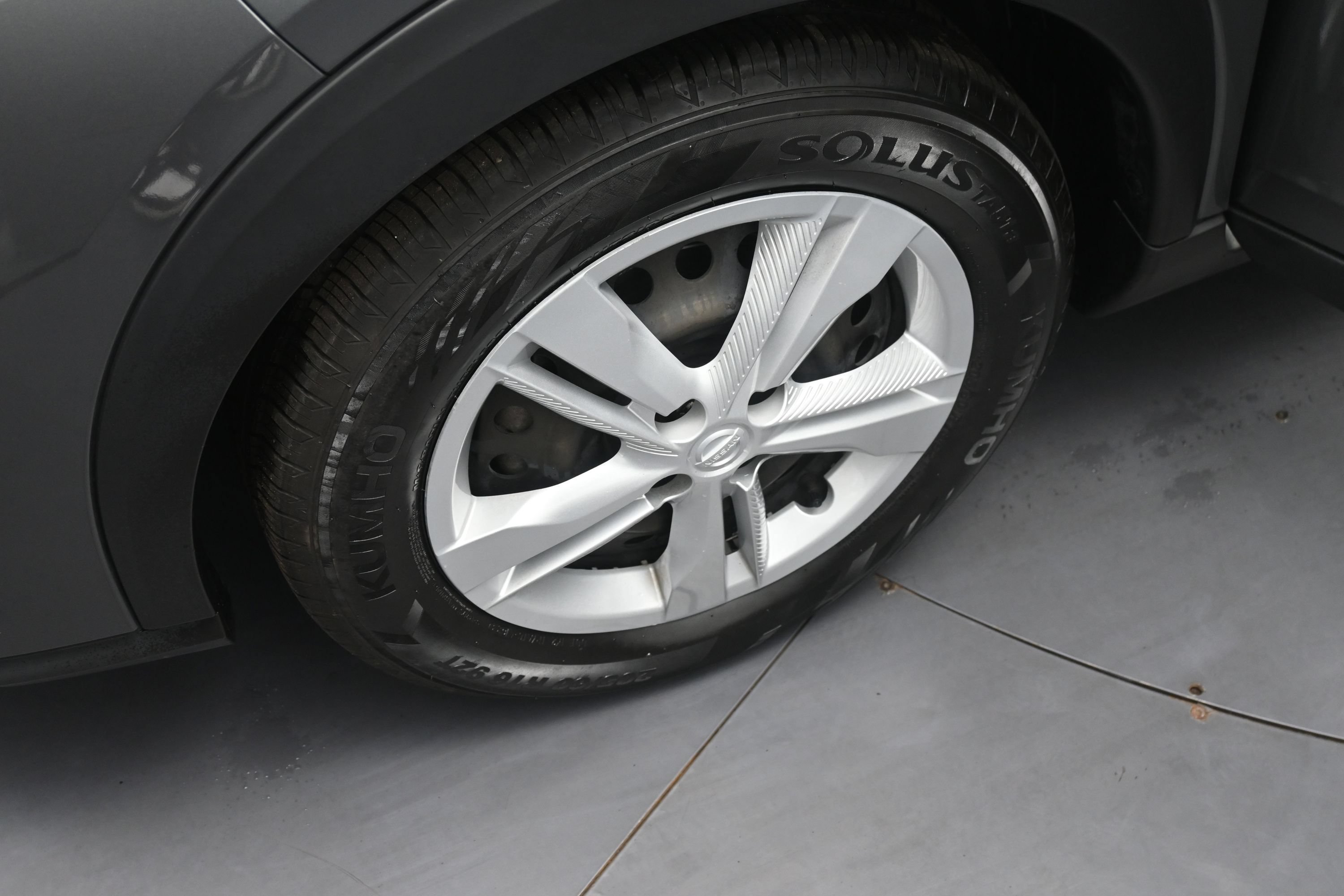 Used 2024 Nissan Kicks S FWD image 13