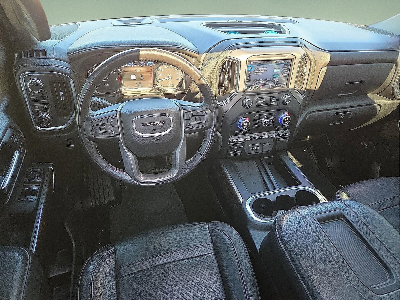 Used 2022 GMC Sierra 1500 Denali w/ Denali Premium Package AWD/4WD image 11