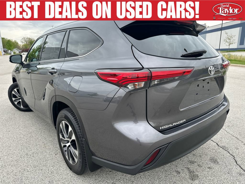 Used 2021 Toyota Highlander XLE AWD/4WD image 6