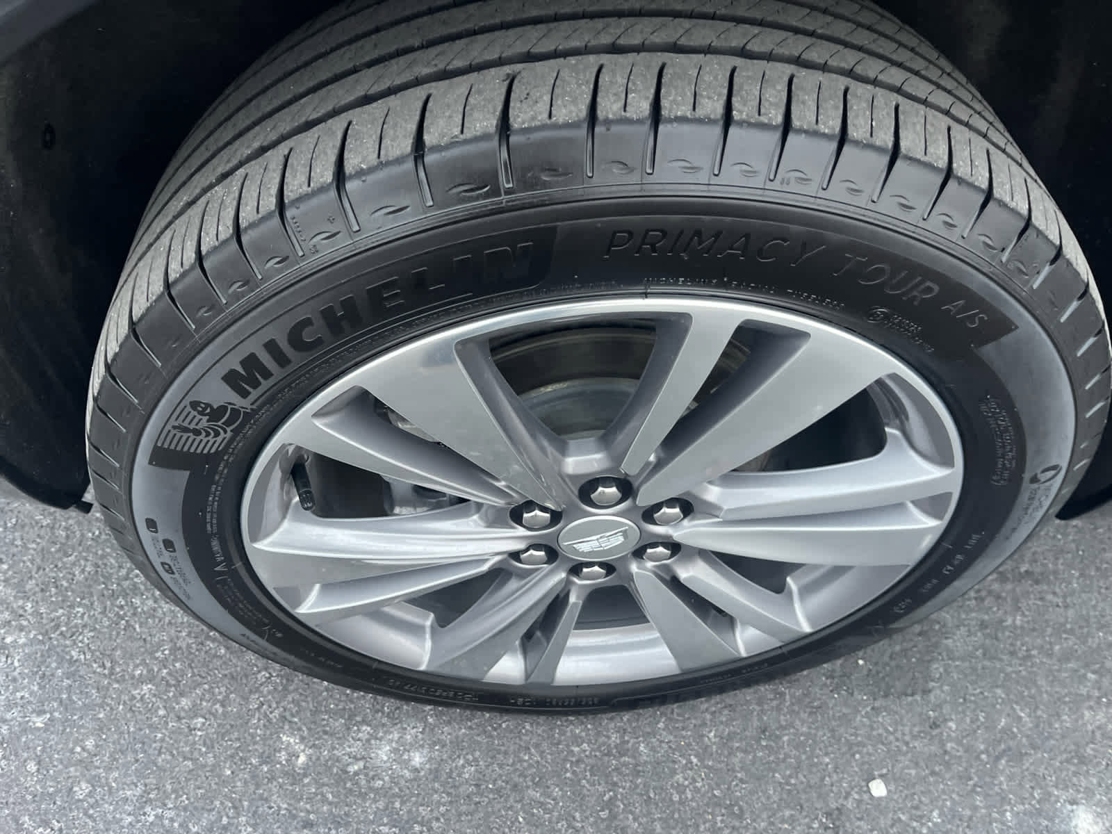 Used 2025 Cadillac XT6 Premium Luxury image 13