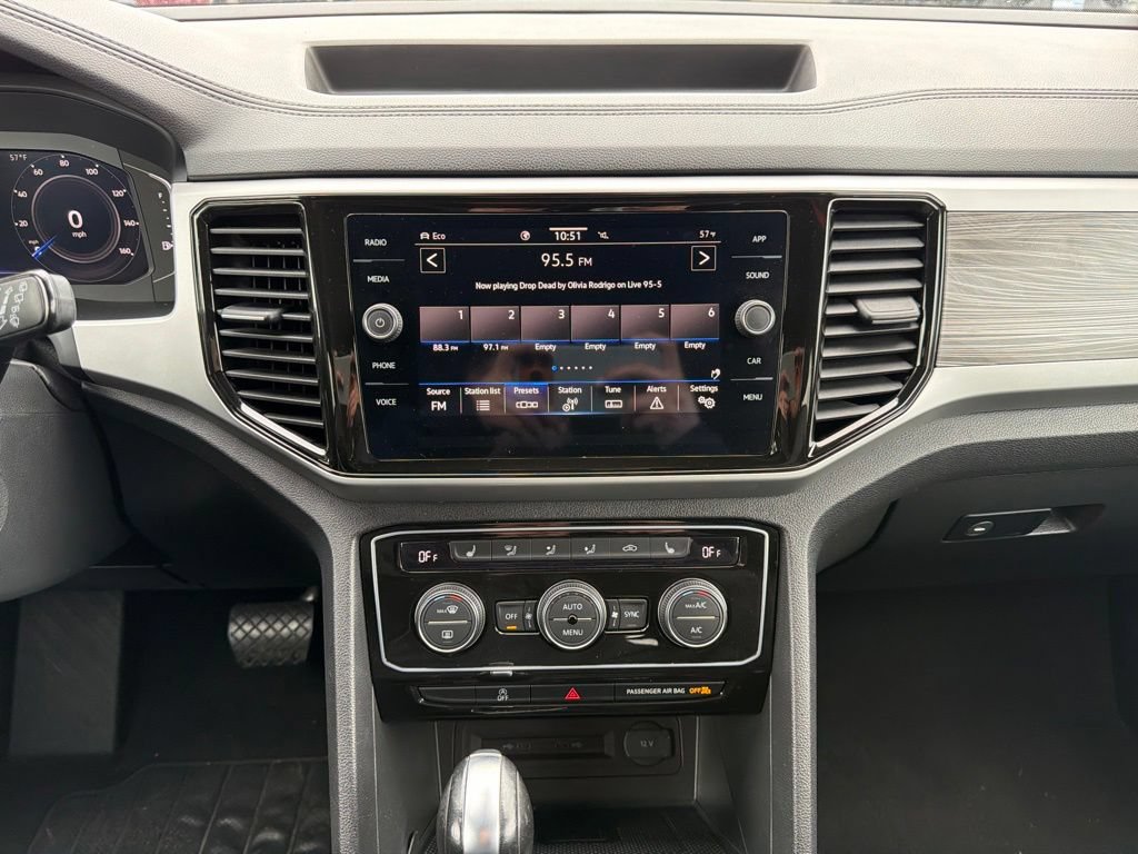 Used 2022 Volkswagen Atlas Cross Sport SE AWD/4WD image 22