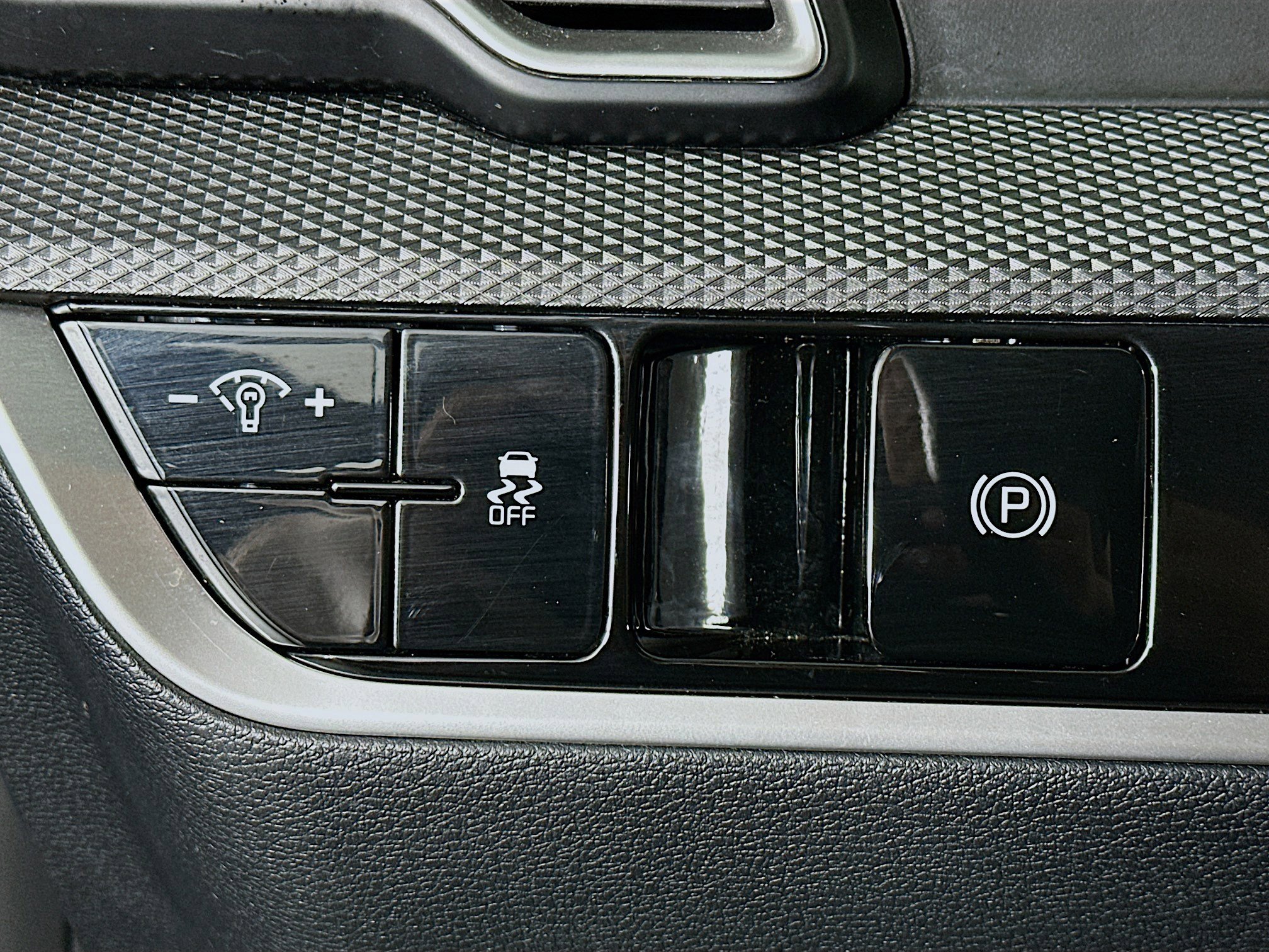 Used 2024 Kia Sportage LX image 17