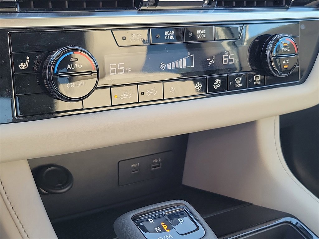 Used 2023 Nissan Pathfinder SV image 29