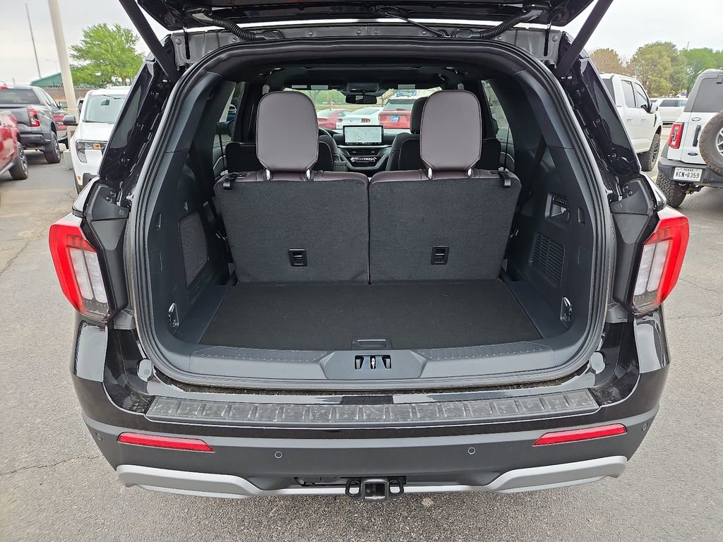 New 2026 Ford Explorer Platinum image 18