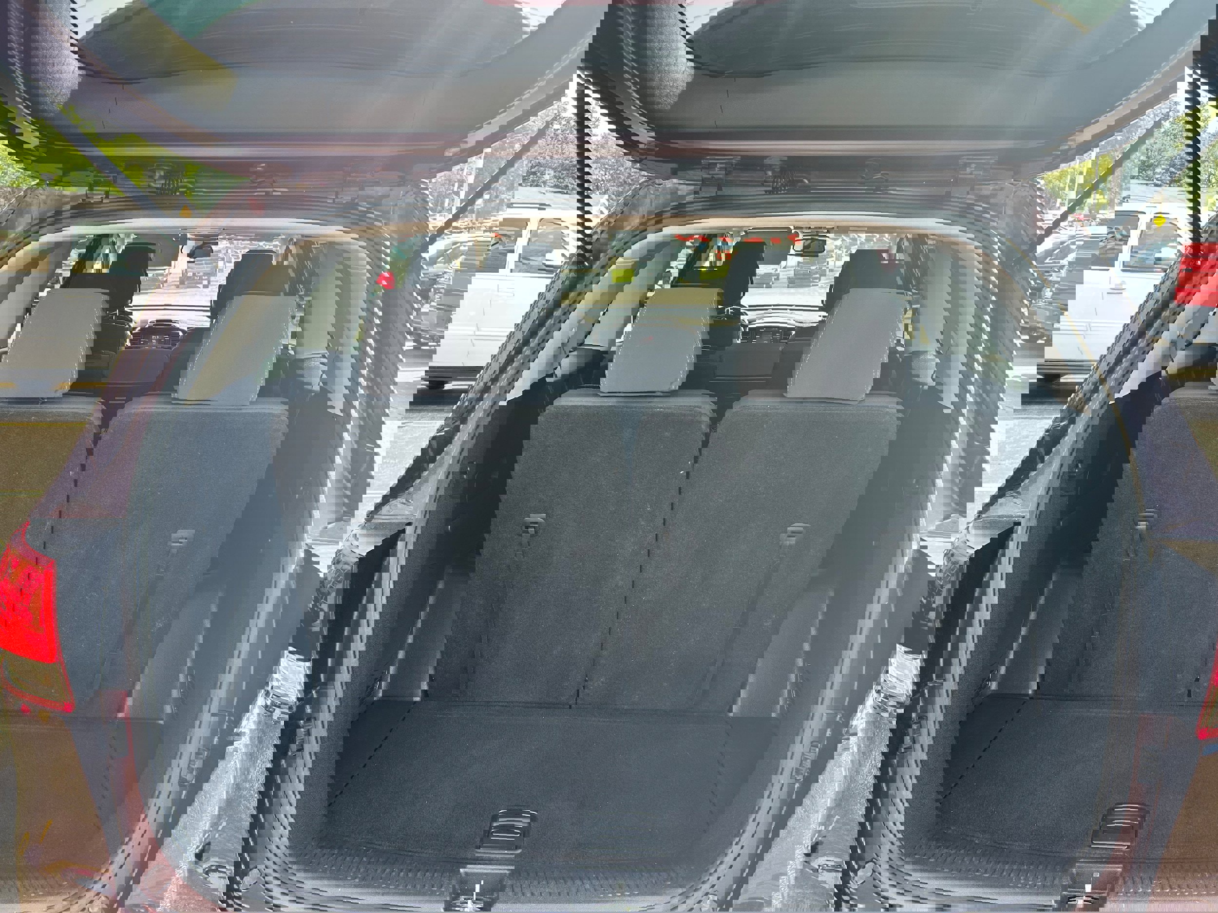 Used 2016 Kia Sorento LX w/ LX Convenience Package image 5