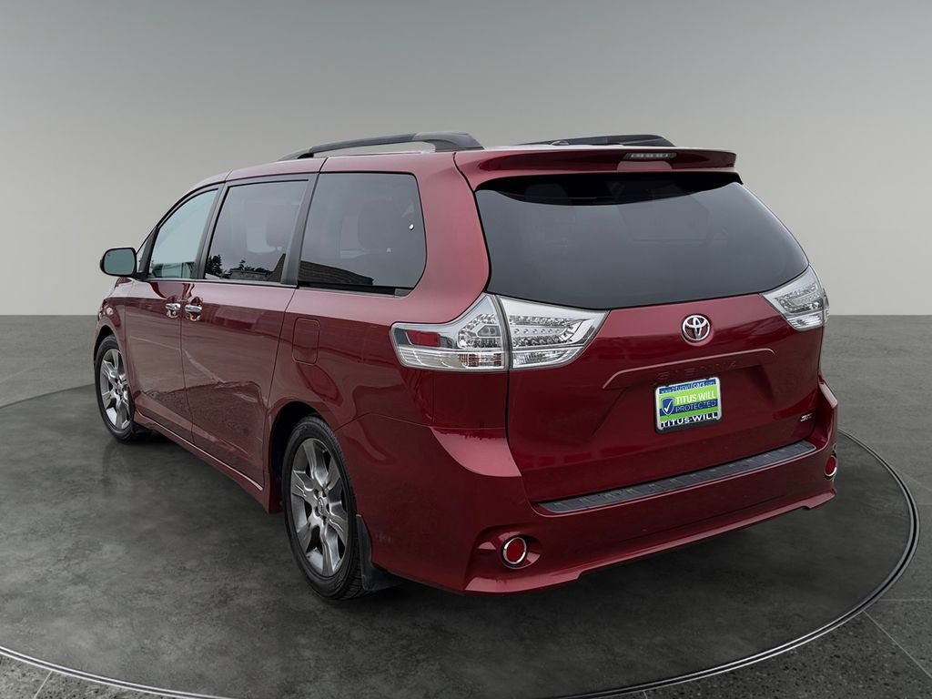Used 2013 Toyota Sienna SE FWD image 7