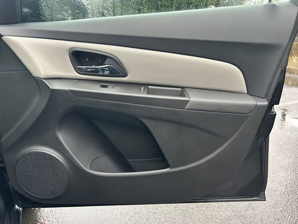 Used 2016 Chevrolet Cruze LS image 25