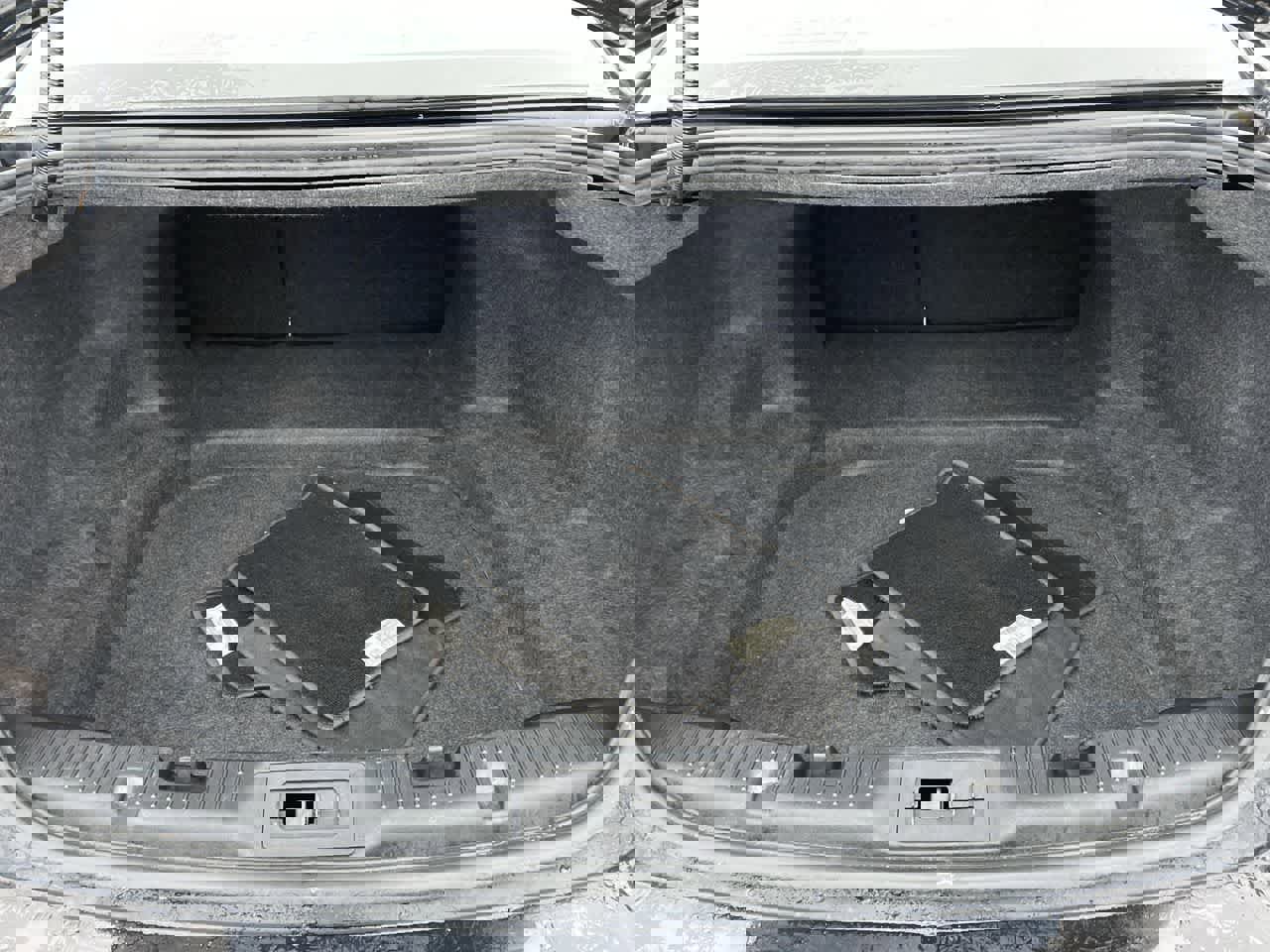 Used 2017 Ford Taurus Limited image 17