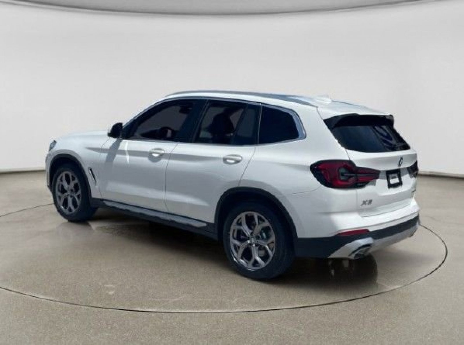 Used 2022 BMW X3 xDrive30i w/ Convenience Package AWD/4WD image 3