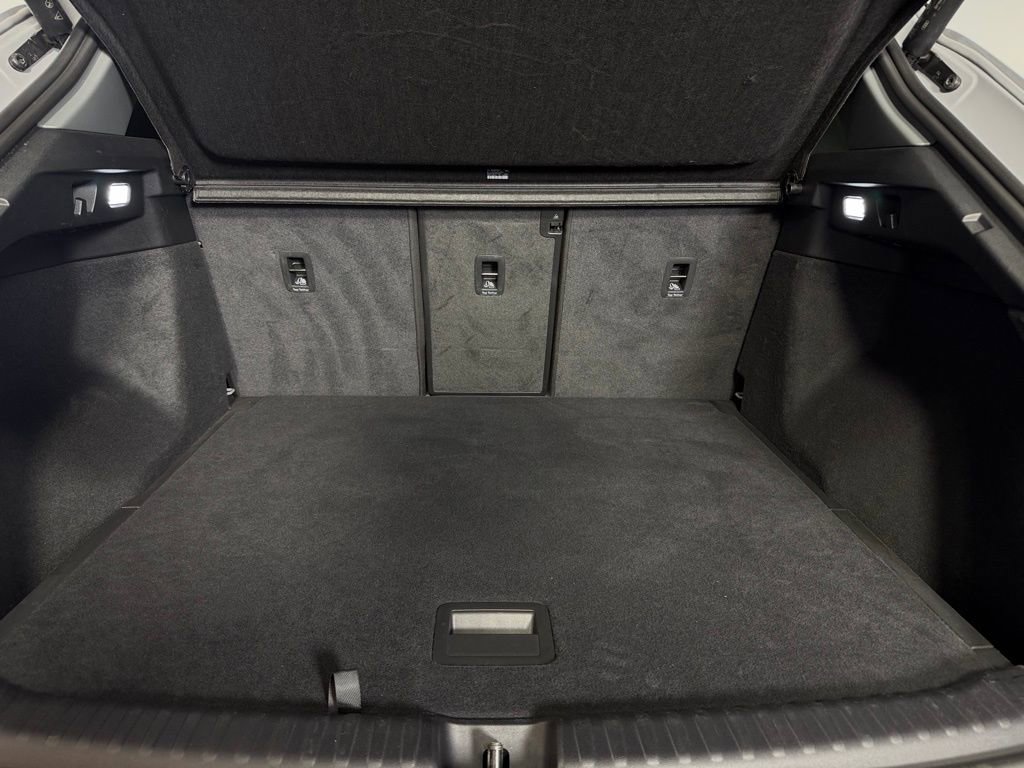 Used 2024 Audi Q4 e-tron Prestige AWD/4WD image 36