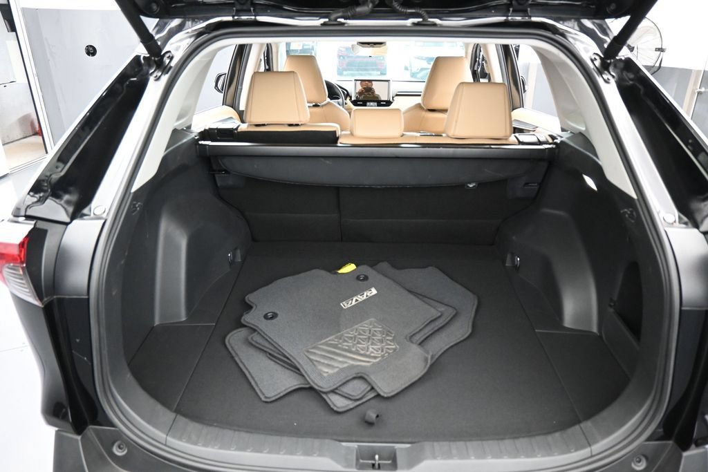 Used 2025 Toyota RAV4 XLE Premium FWD image 42