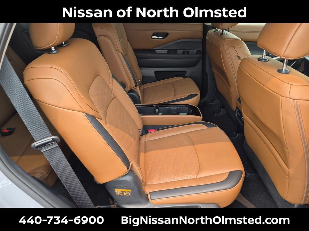 Certified 2025 Nissan Pathfinder Platinum AWD/4WD image 28