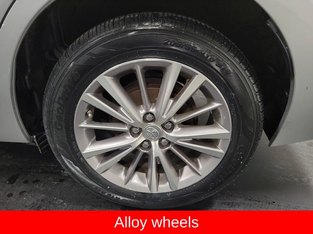 Used 2014 Toyota Corolla LE image 10