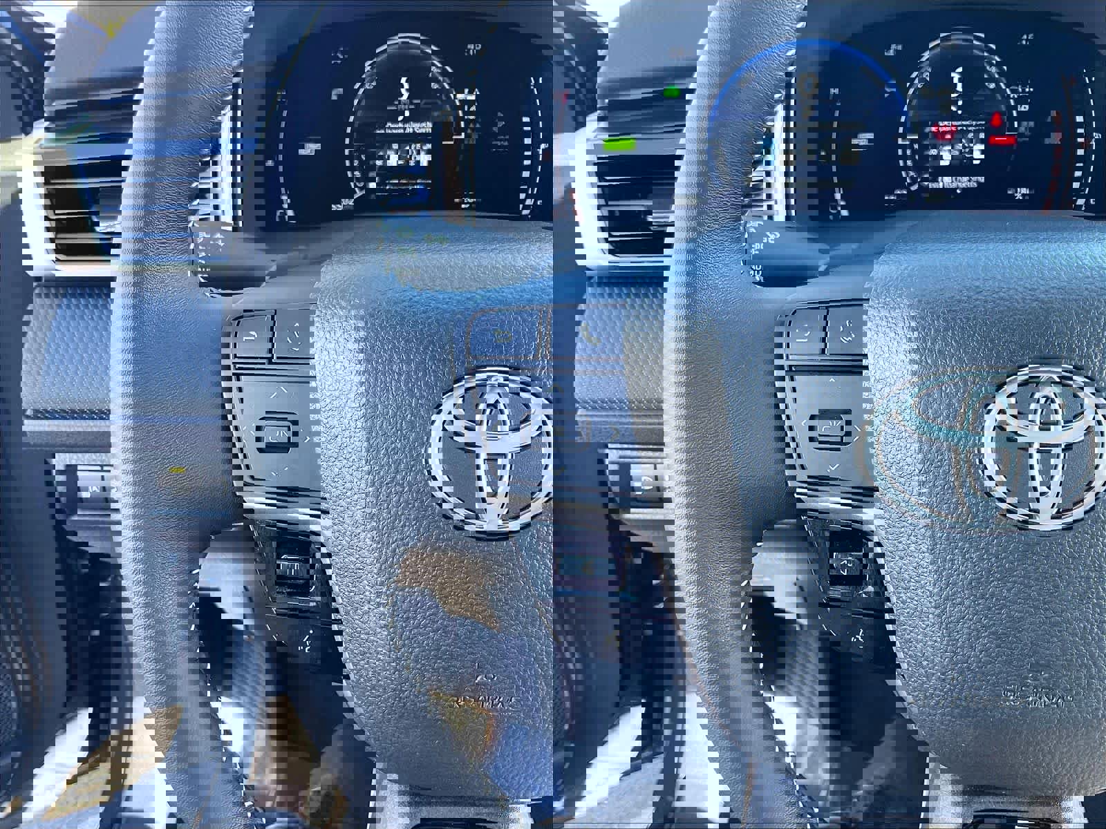 Used 2025 Toyota Camry SE image 21