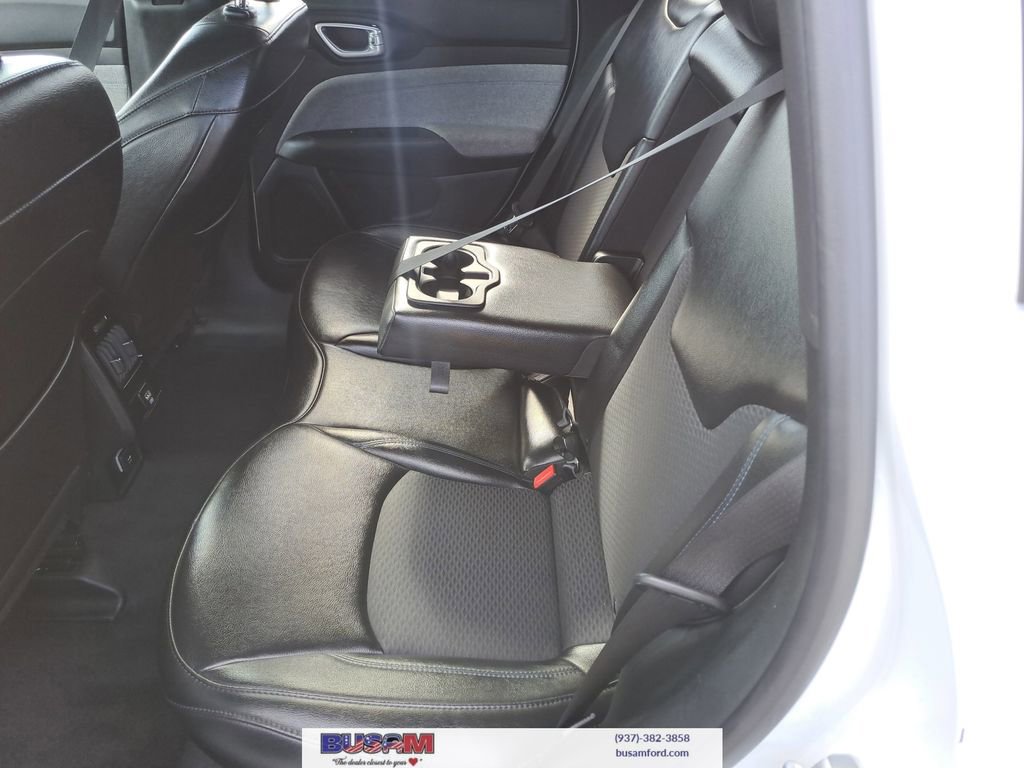 Used 2023 Jeep Compass Latitude AWD/4WD image 9