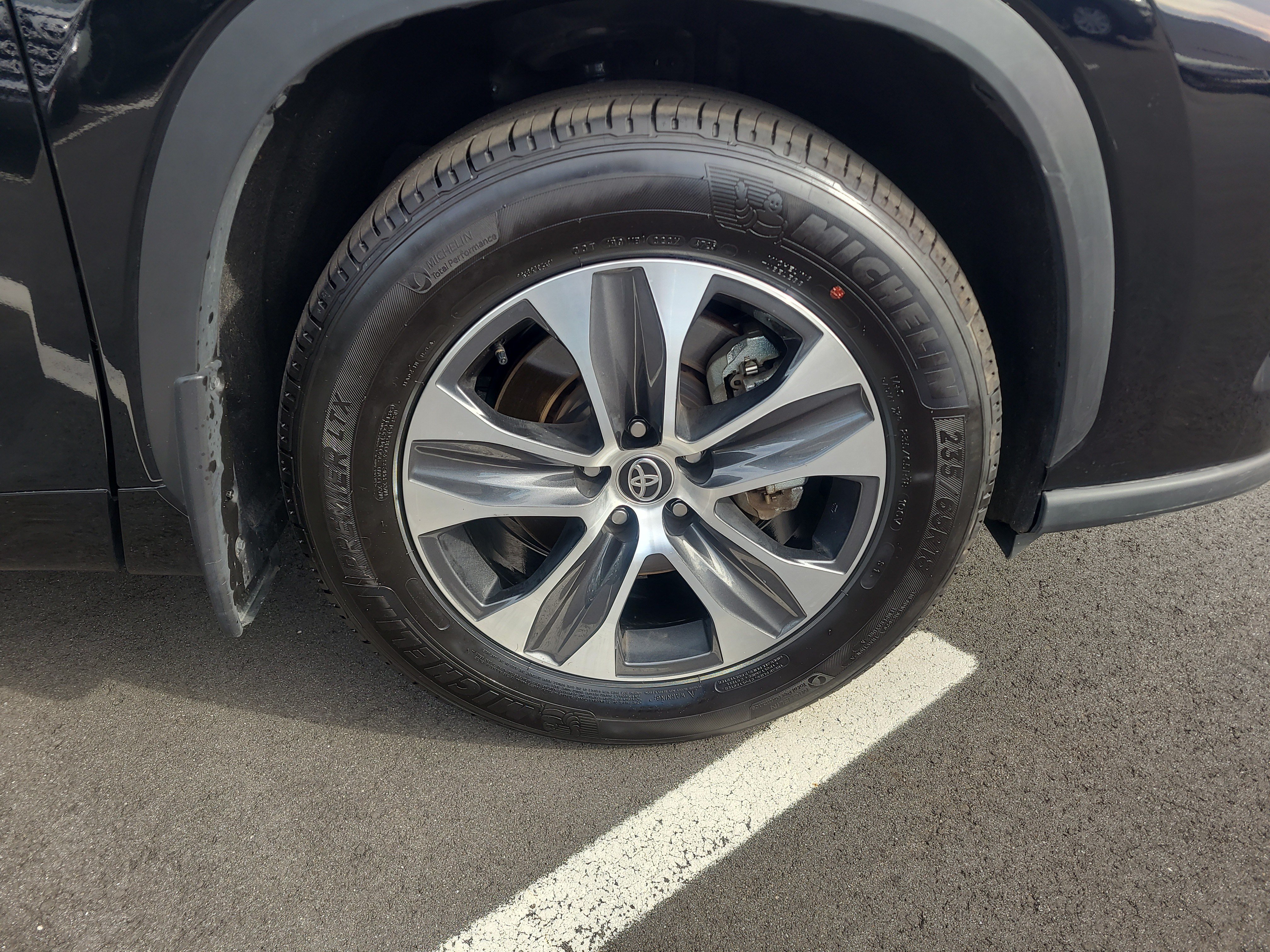 Certified 2026 Toyota Highlander XLE AWD/4WD image 12