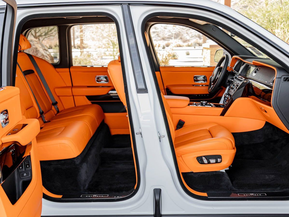 Certified 2023 Rolls-Royce Cullinan Black Badge w/ Dark Exterior Package AWD/4WD image 31