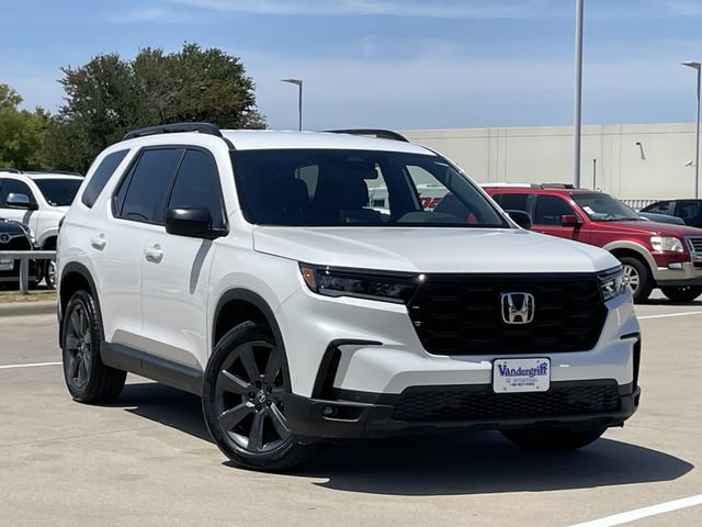 Certified 2025 Honda Pilot Sport image 2