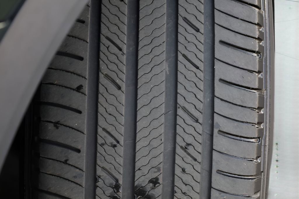 Used 2023 Toyota Highlander XLE AWD/4WD image 5