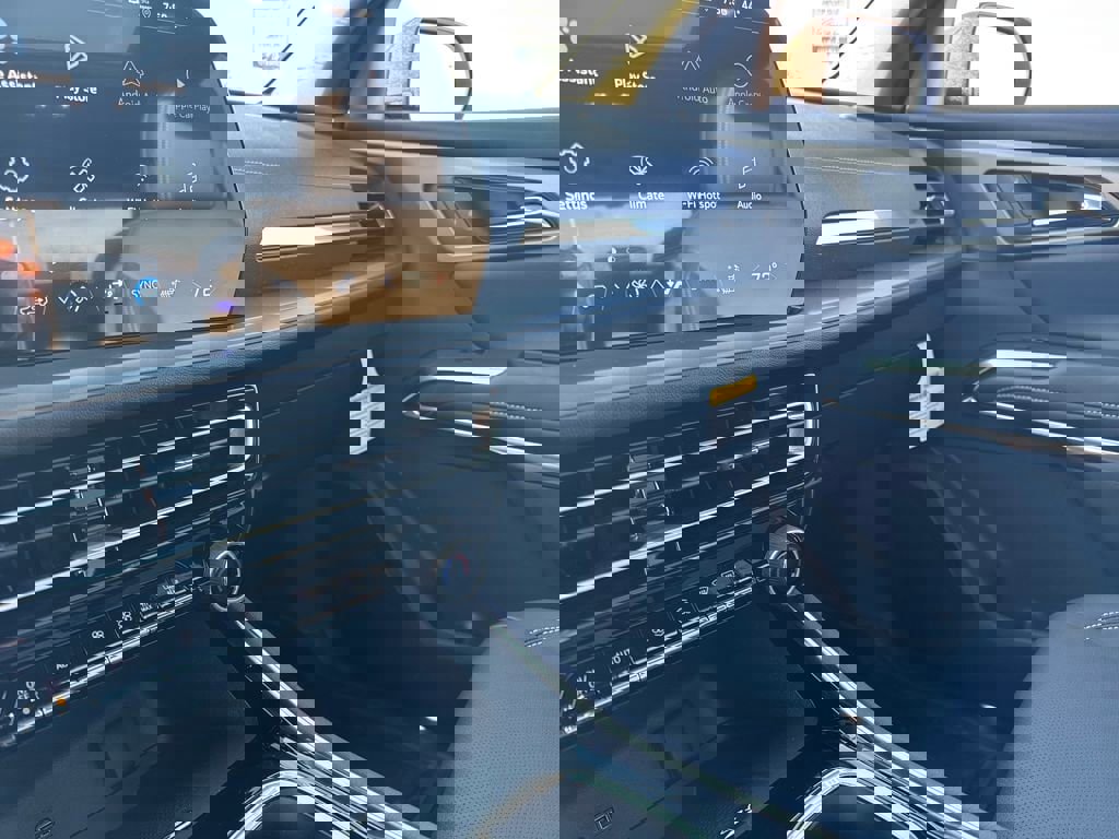 New 2026 Chevrolet Traverse LT w/ Sun and Wheel Package image 20