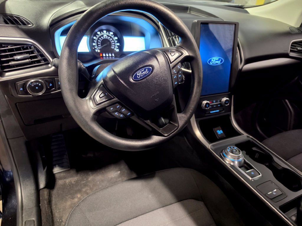 Used 2024 Ford Edge SE w/ Black Appearance Package AWD/4WD image 4