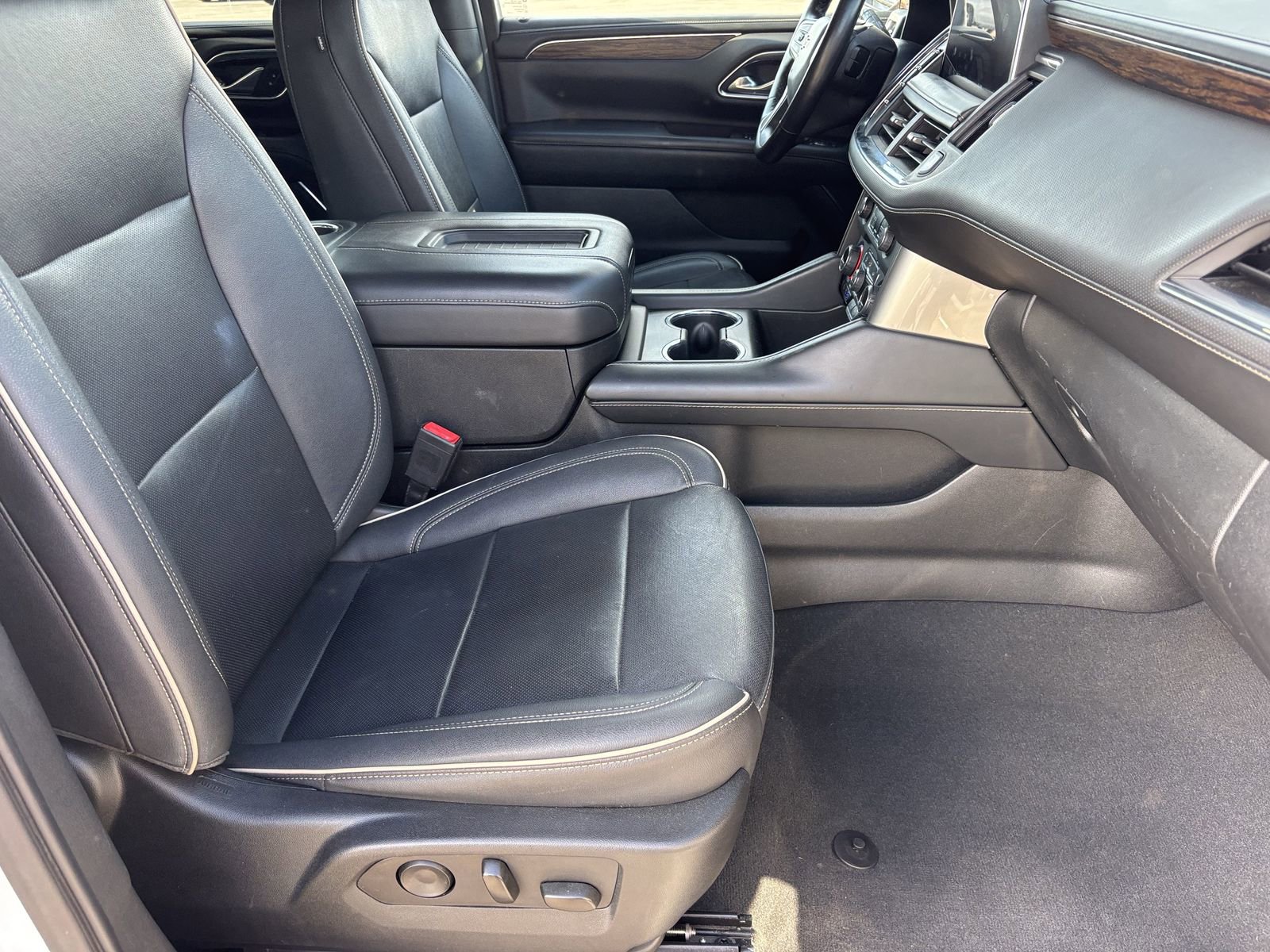 Used 2023 Chevrolet Tahoe Premier AWD/4WD image 25