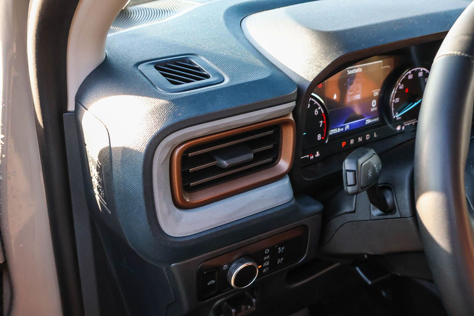 Used 2024 Ford Maverick Lariat w/ 4K Tow Package image 31