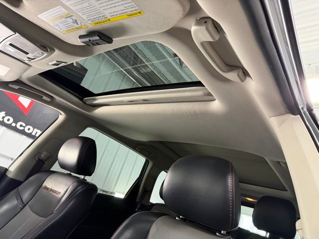 Used 2020 Nissan Pathfinder SL image 23